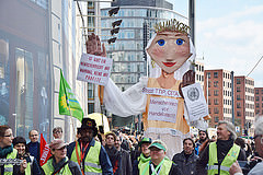 Stoppt TTIP, CETA und TISA-Puppe